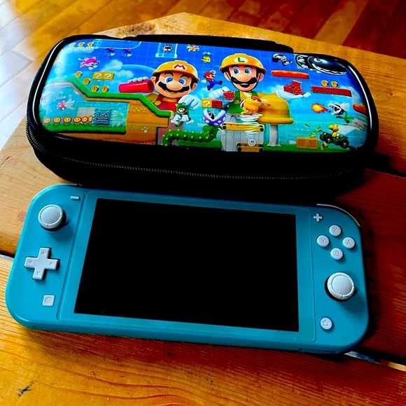 Nintendo Switch Lite - w/ case , and Amibo Cards! - Picture 1 of 4